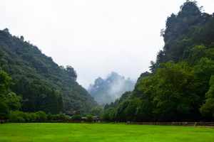 natural-landscape-with-green-mountains